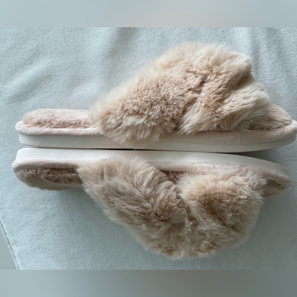 PARLOVABLE Women's Small 5/6 Open Toe Slippers Soft Plush Furry Beige NIB - Picture 8 of 12